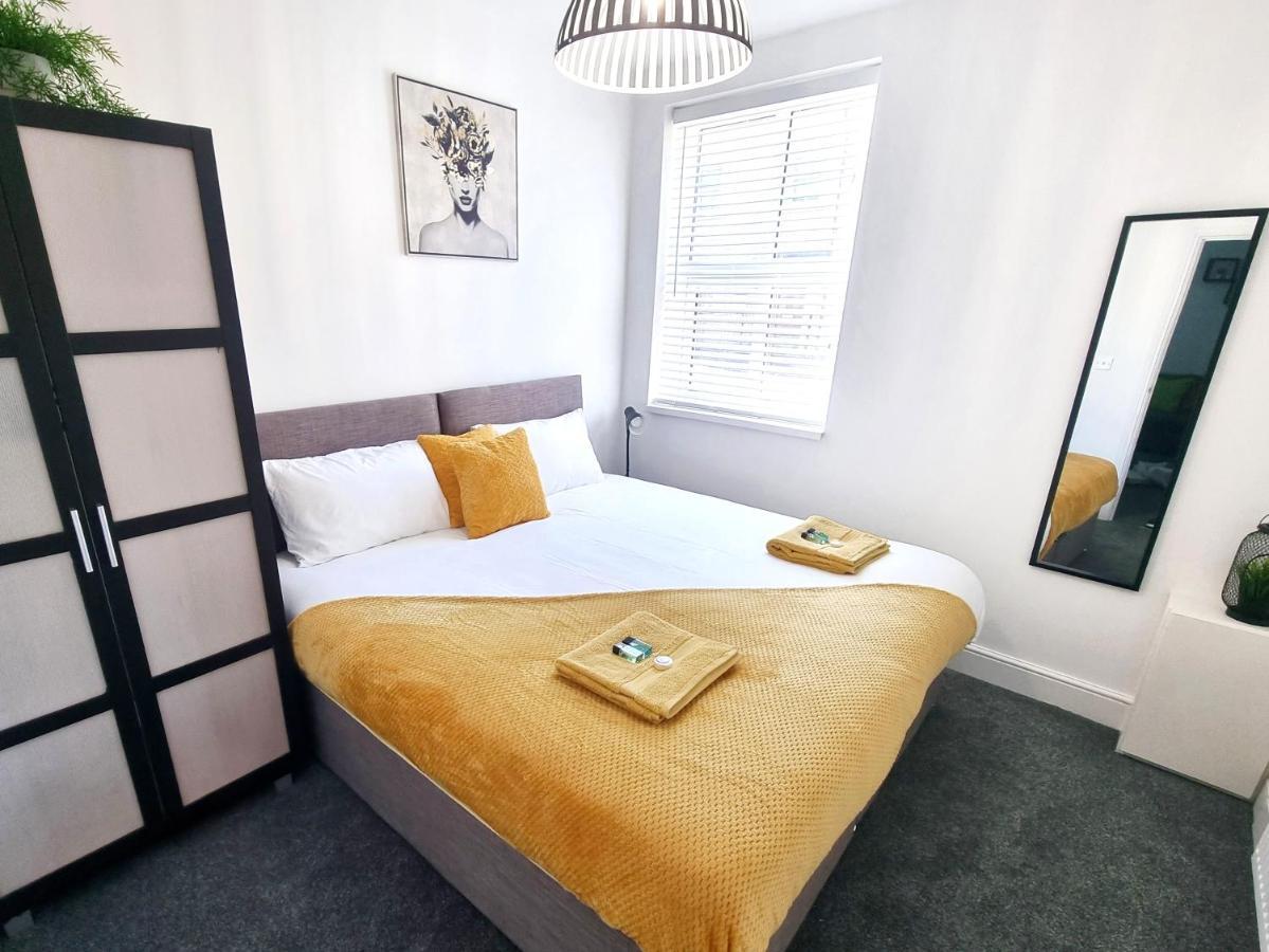 Stylish 2 Bed Apartment With Free Parking, Wifi Colchester Eksteriør bilde